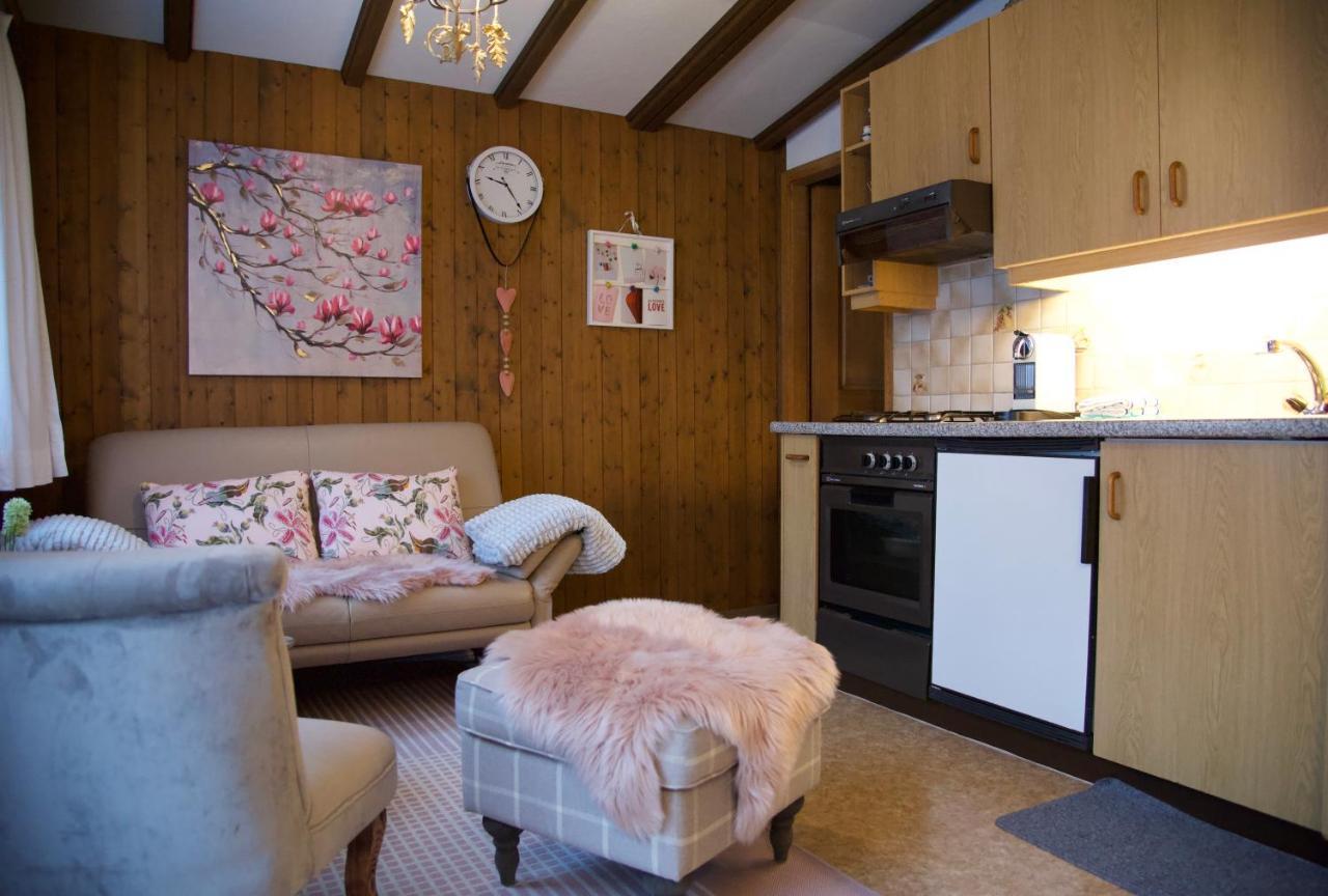 Spellbound A Romantic Hideaway For Adults Aged 18-35 Villa Lauterbrunnen Exterior foto